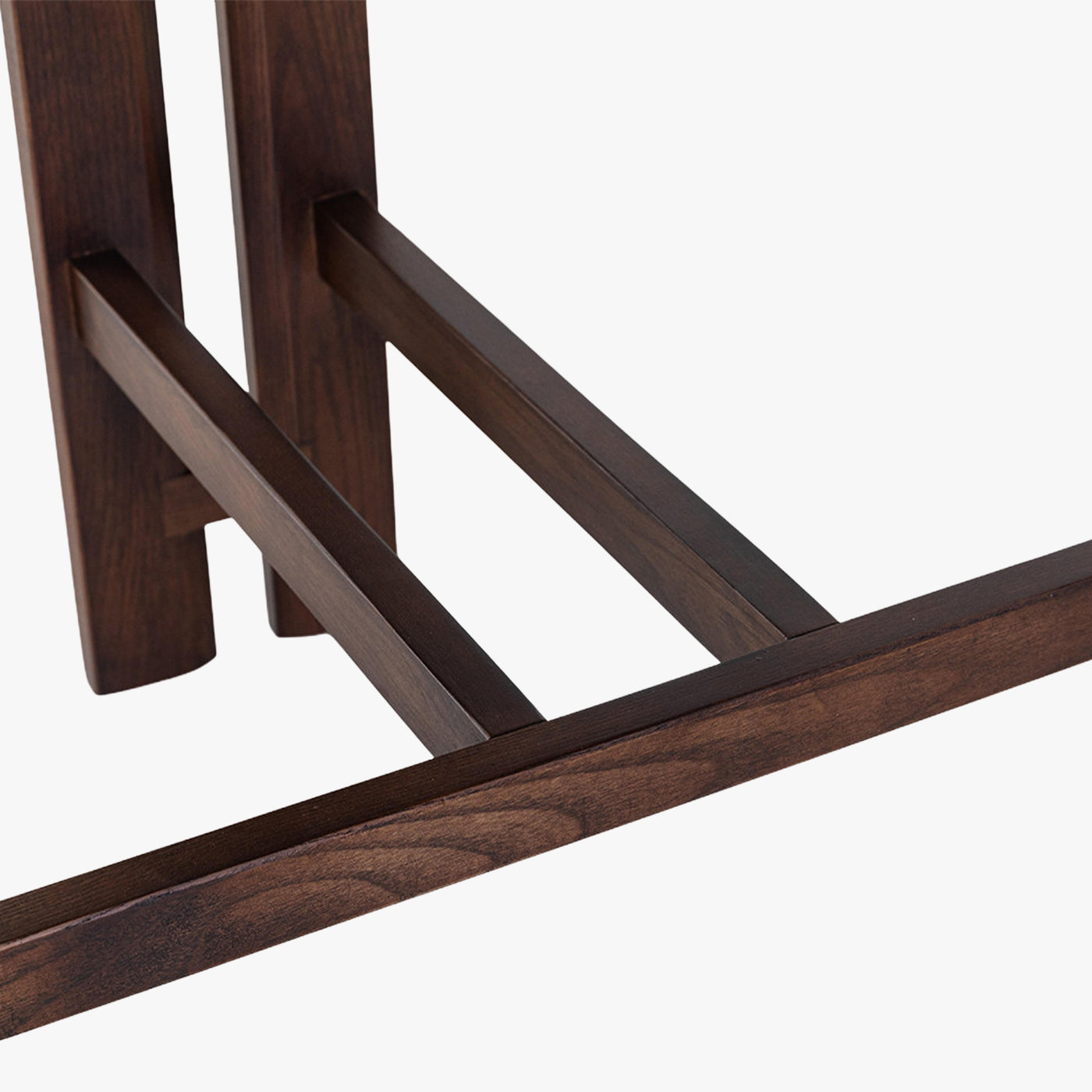 tabouret en tissu beige avec pieds en chêne massif couleur bois foncé