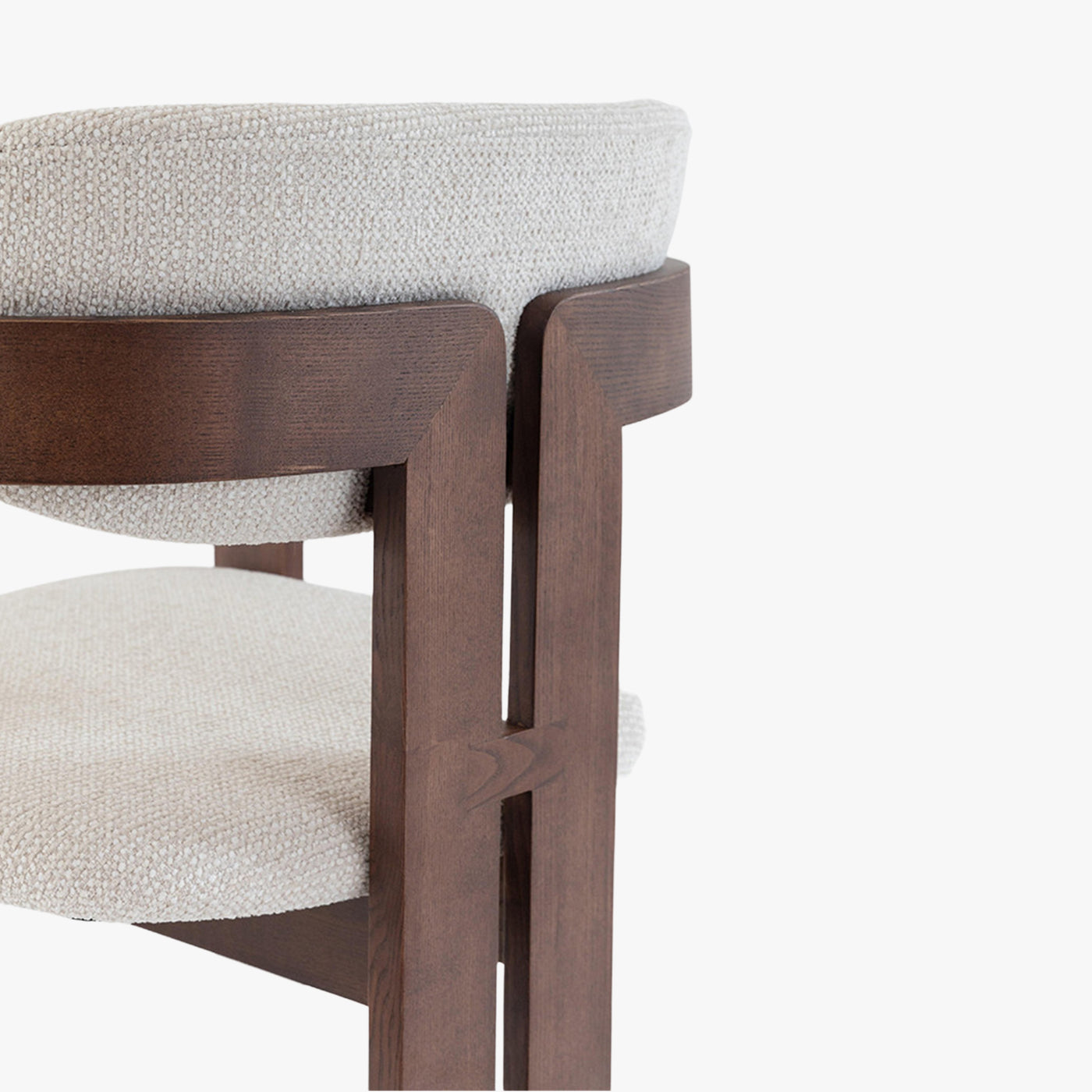 lot de 2 chaises de repas en tissu beige avec pieds en chêne massif couleur bois foncé