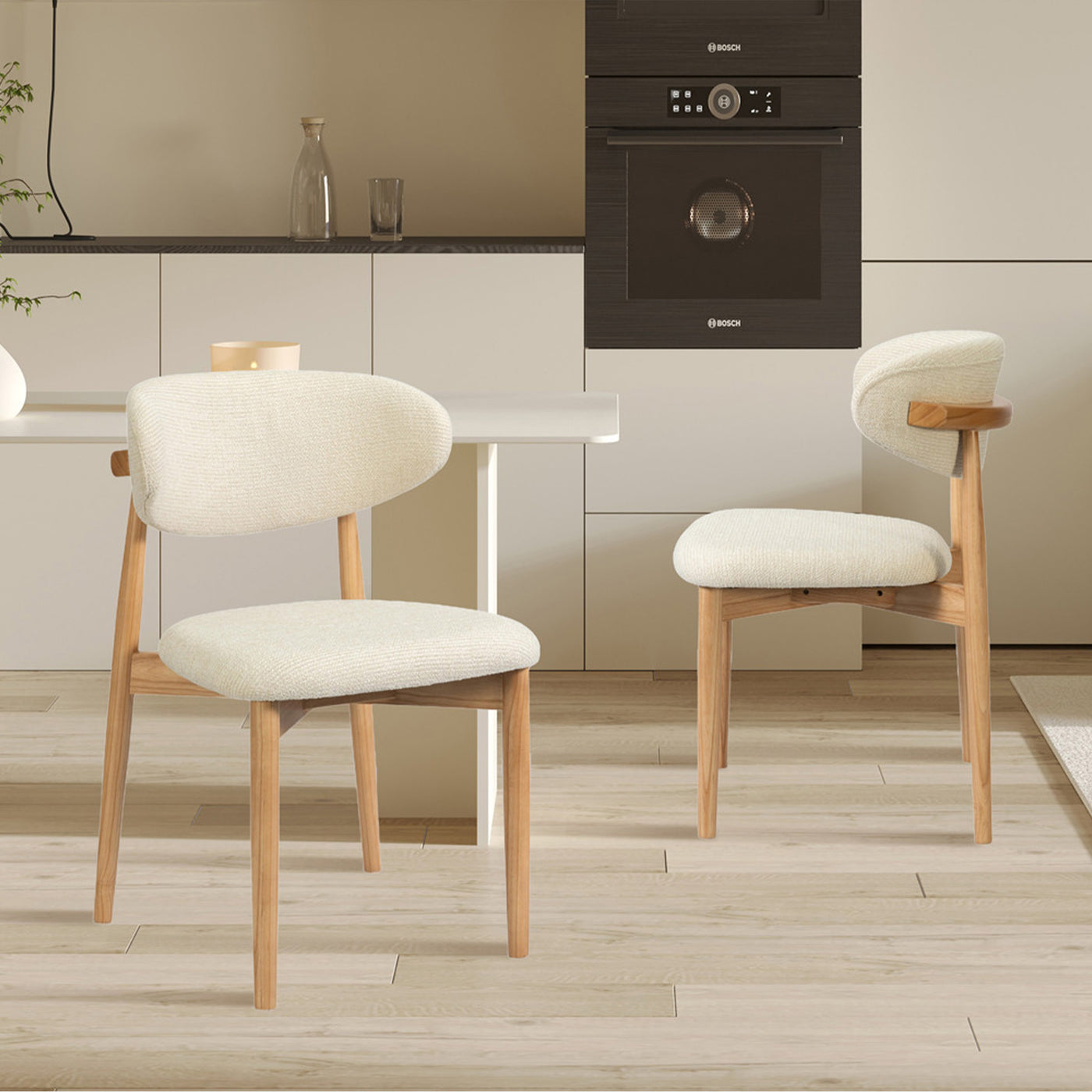 lot de 2 chaises en tissu beige avec piètement en chêne massif couleur bois clair