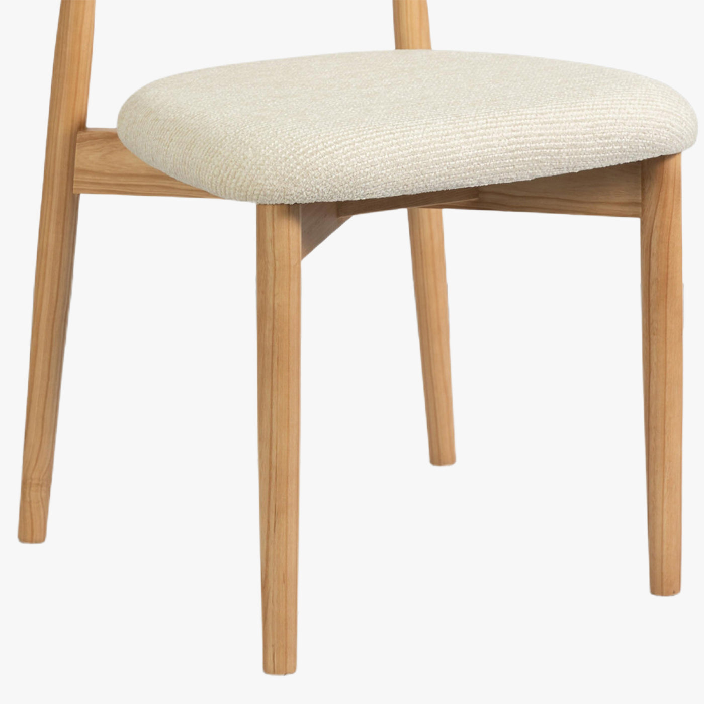 lot de 2 chaises en tissu beige avec piètement en chêne massif couleur bois clair
