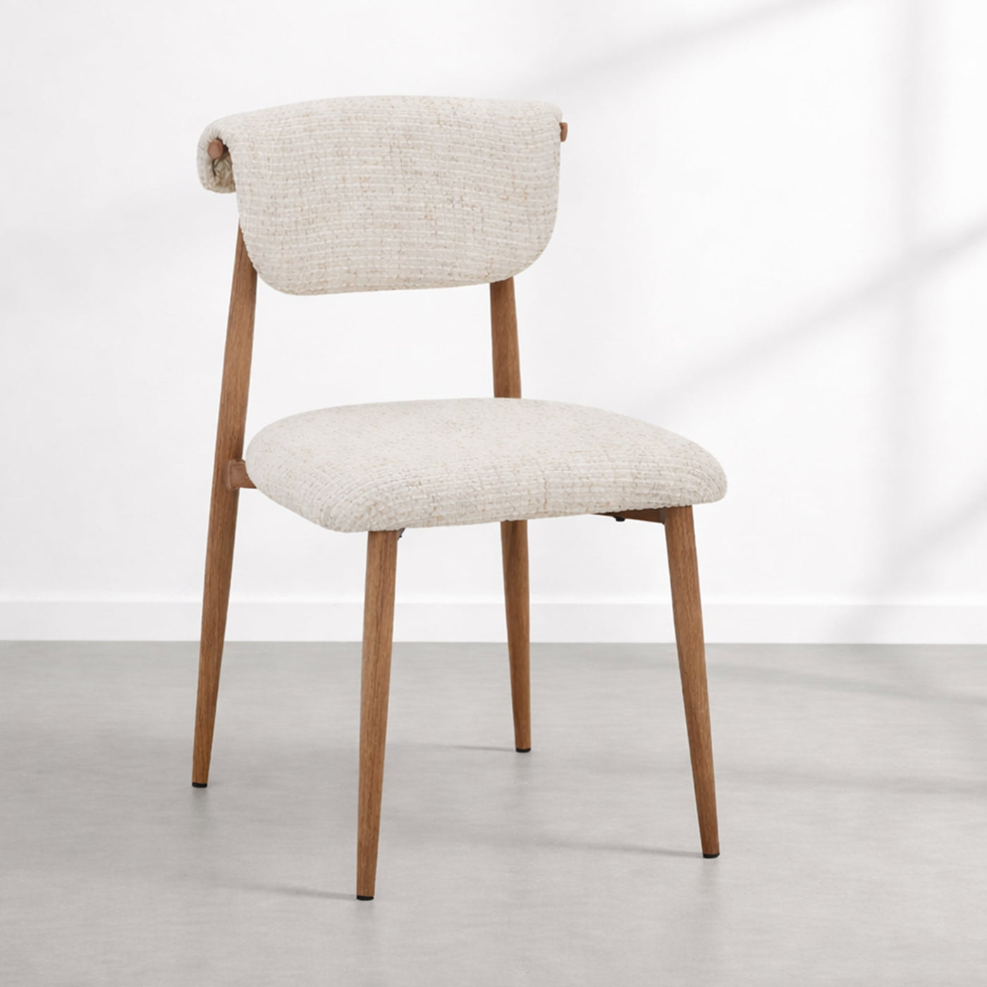 ADRIA Lot de 2 chaises en tissu beige pieds couleur bois - Chaise de repas - Mobilier Deco