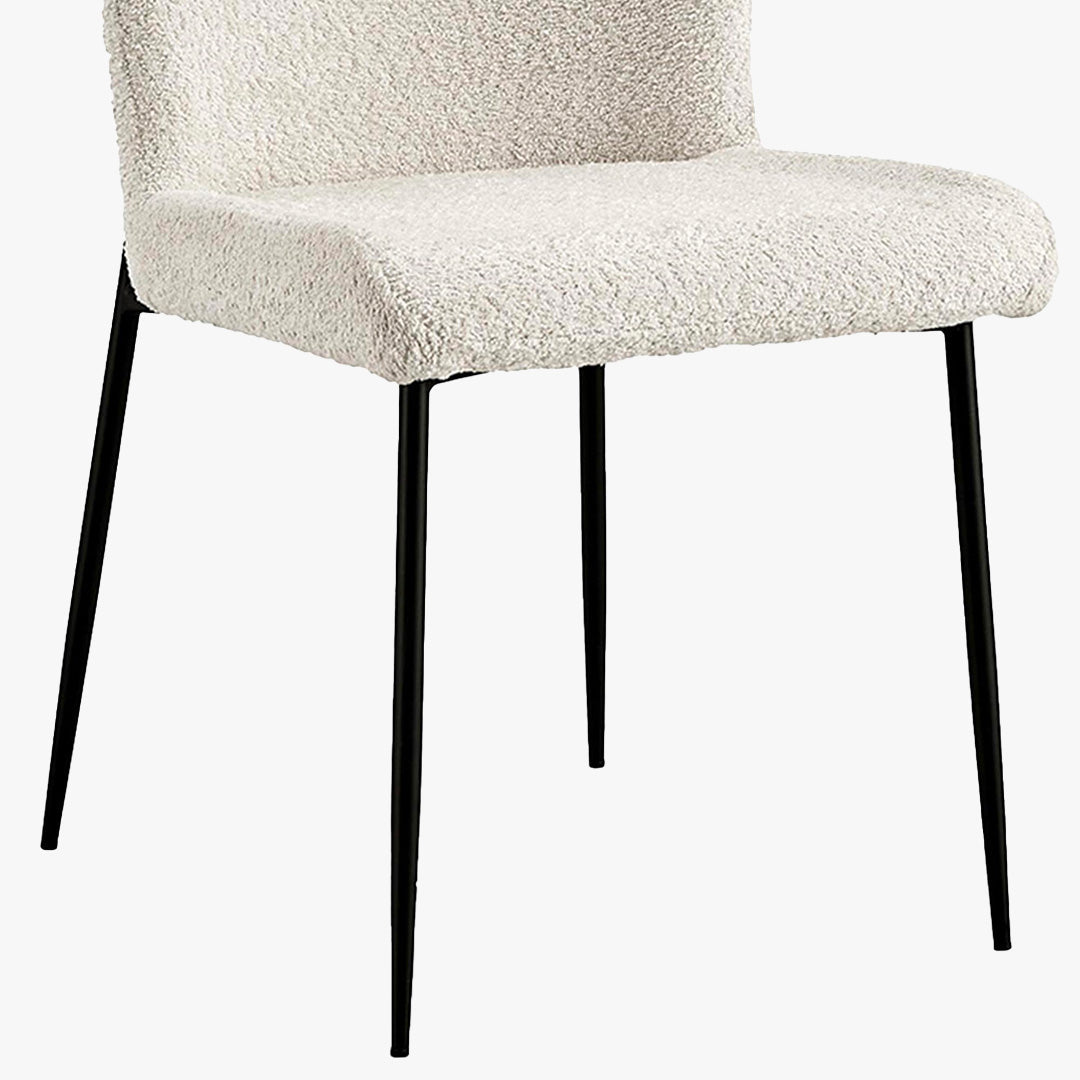 AZEL Lot de 2 chaises tissu bouclette blanc écru piètement métal noir - Chaise de repas - Mobilier Deco