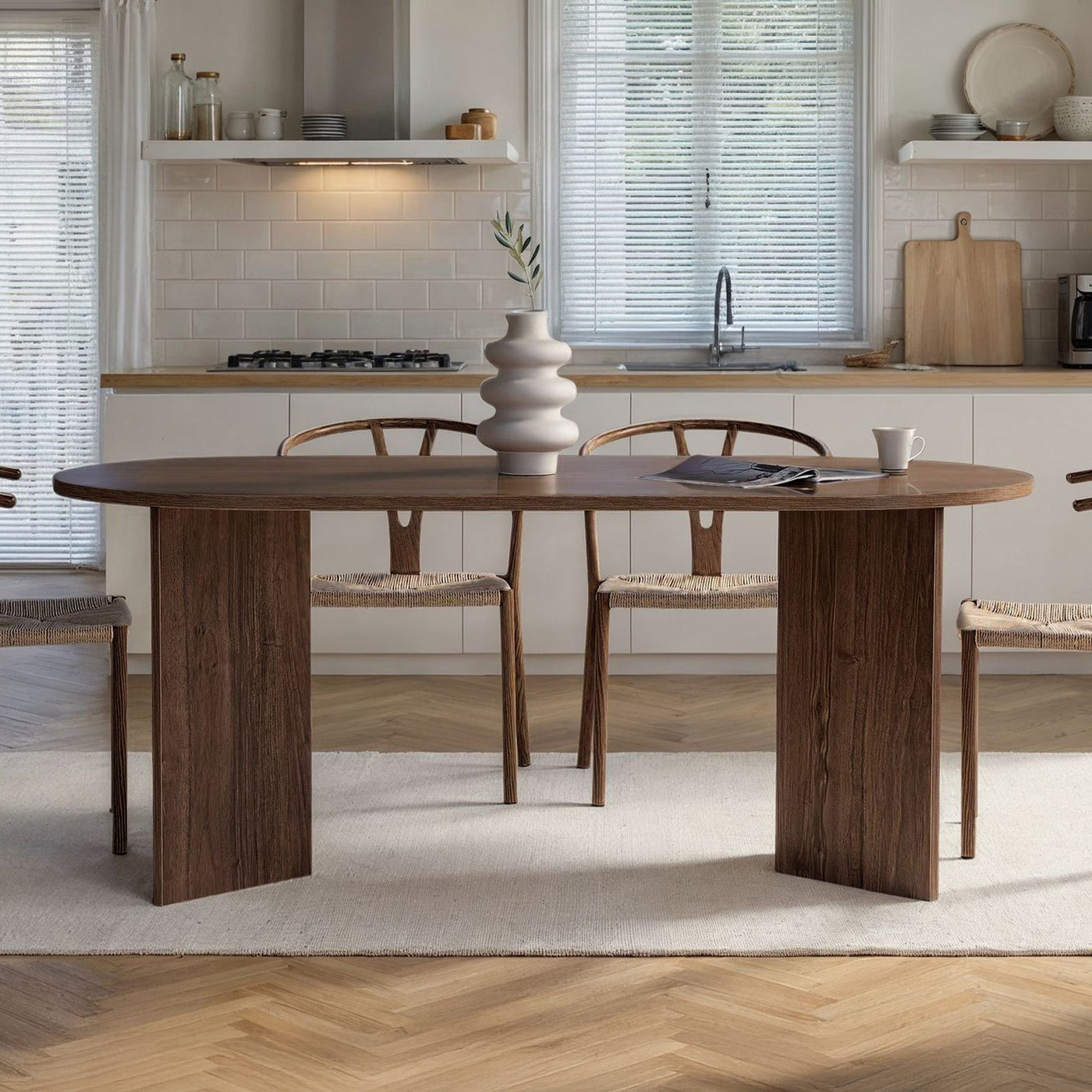 BELORA Table à manger ovale couleur bois foncé 180 cm - Table à manger - Mobilier Deco