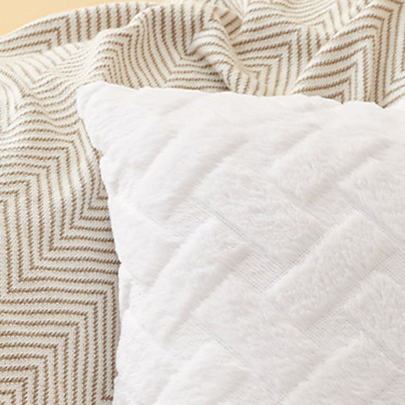 CAPRI Coussin carré en tissu à motifs blanc 43x43 cm - Coussins - Mobilier Deco