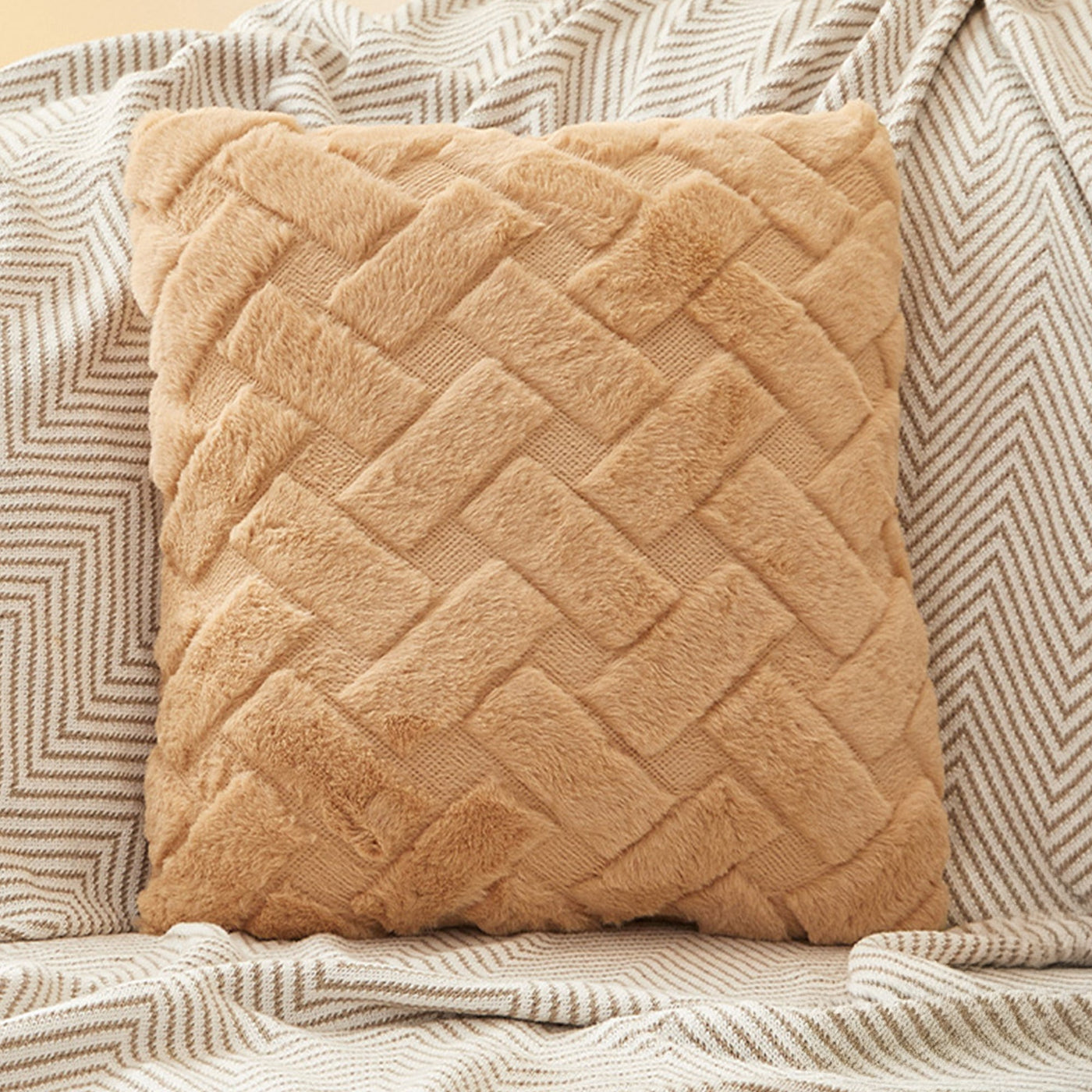 CAPRI Coussin carré en tissu à motifs camel 43x43 cm - Coussins - Mobilier Deco