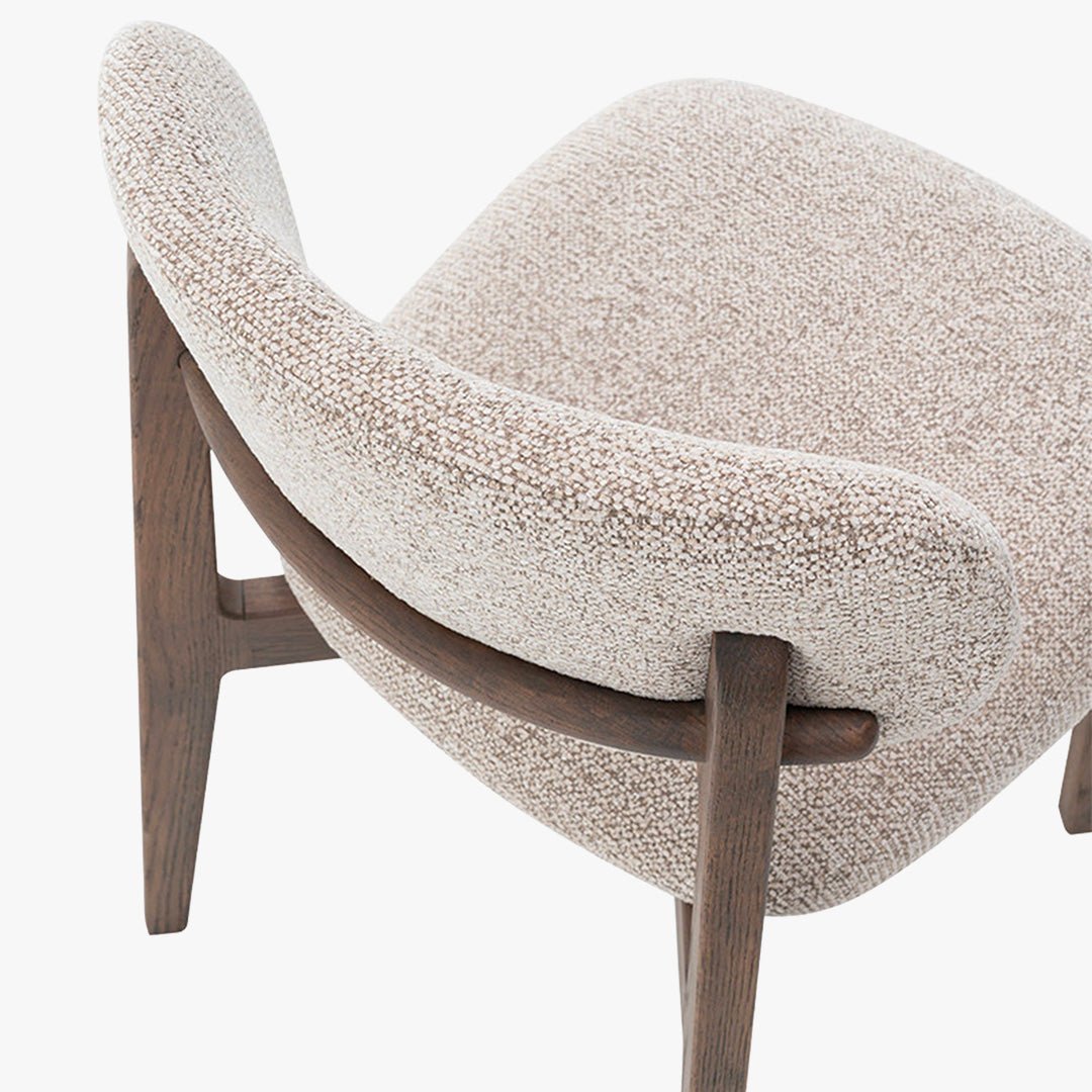 CARMEN Chaise en tissu beige et chêne massif foncé - Chaise de repas - Mobilier Deco