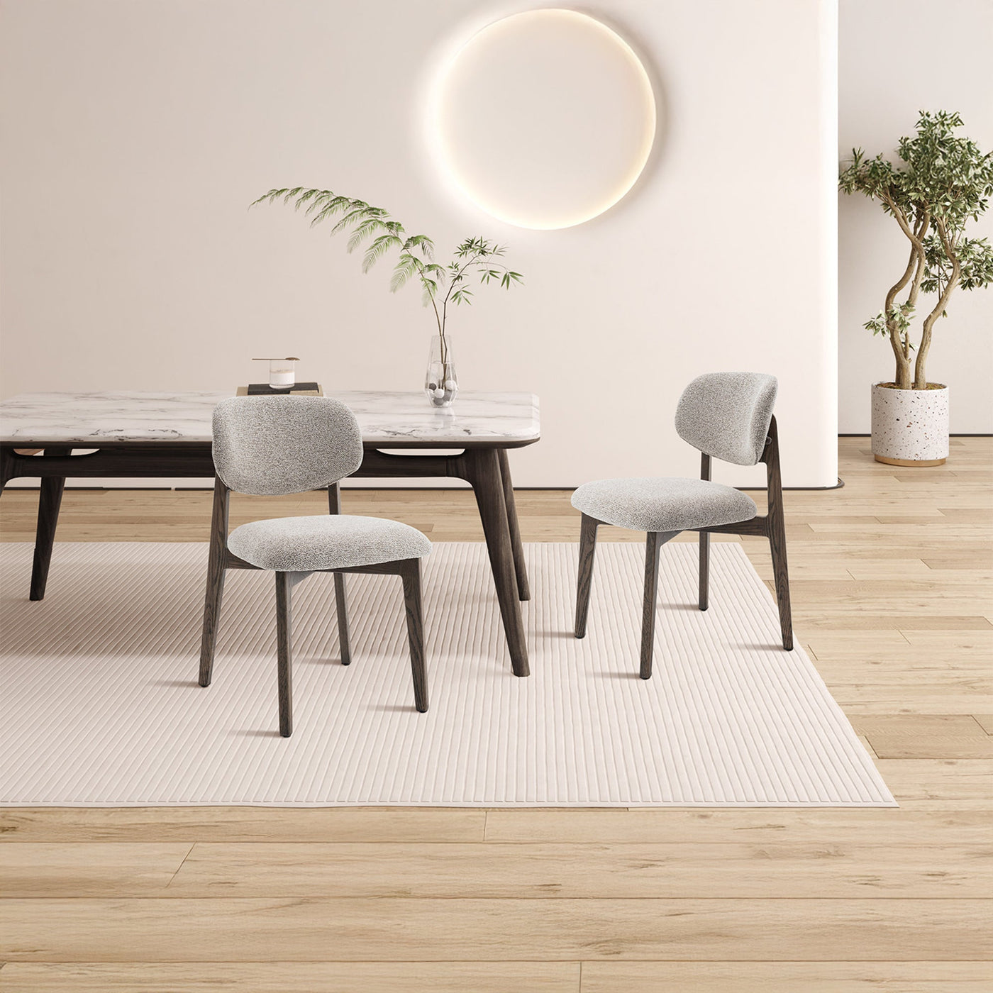 CARMEN Chaise en tissu beige et chêne massif foncé - Chaise de repas - Mobilier Deco
