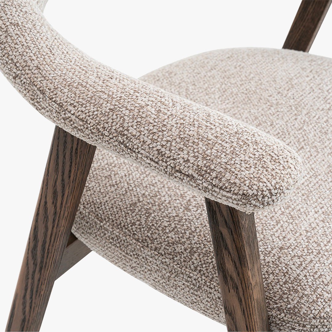 CORALIE Chaise en tissu beige pieds chêne massif foncé - Chaise de repas - Mobilier Deco