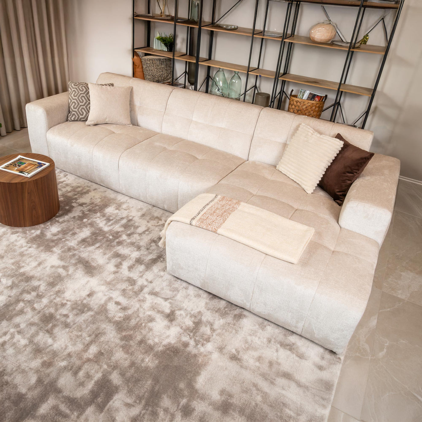 CYNDA Canapé d'angle en tissu capitonné beige - Angle droit - Canapés d'angle - Mobilier Deco