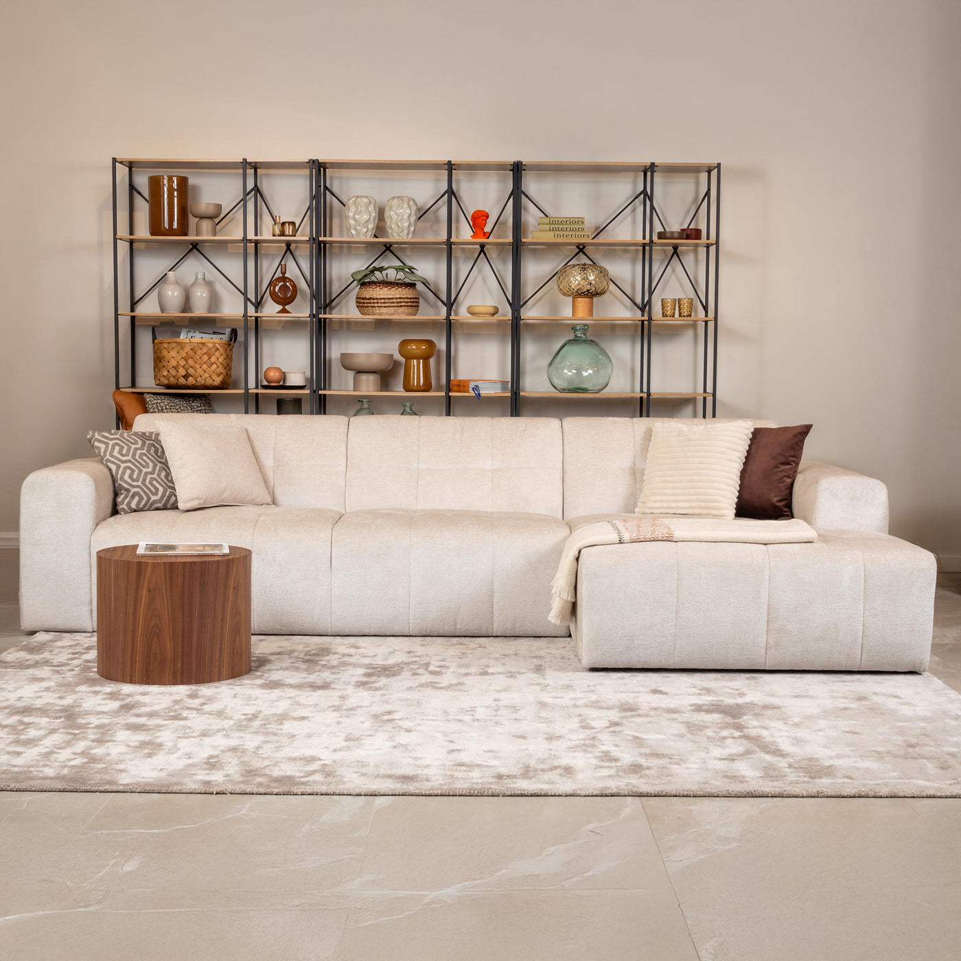 CYNDA Canapé d'angle en tissu capitonné beige - Angle droit - Canapés d'angle - Mobilier Deco