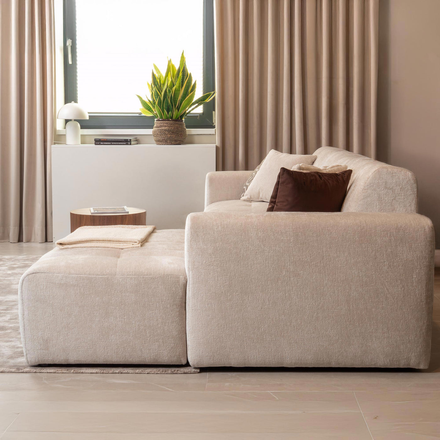 CYNDA Canapé d'angle en tissu capitonné beige - Angle droit - Canapés d'angle - Mobilier Deco