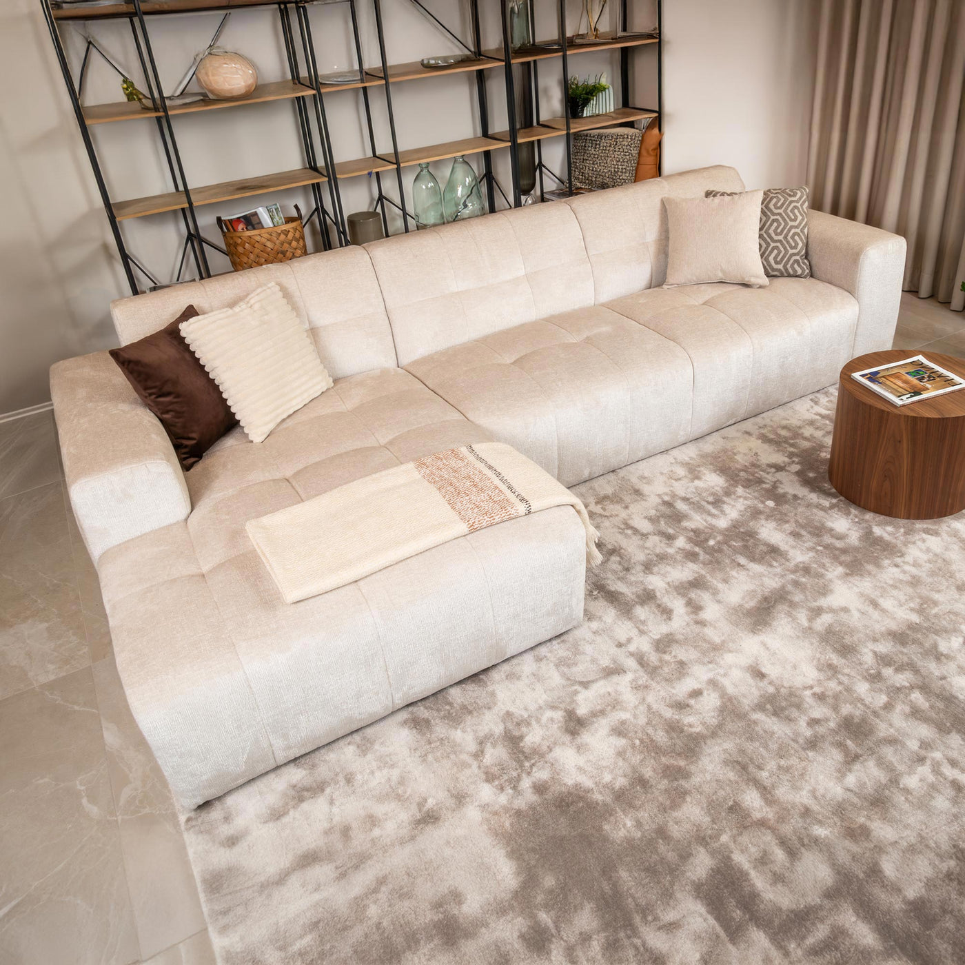 CYNDA Canapé d'angle en tissu capitonné beige - Angle gauche - Canapés d'angle - Mobilier Deco
