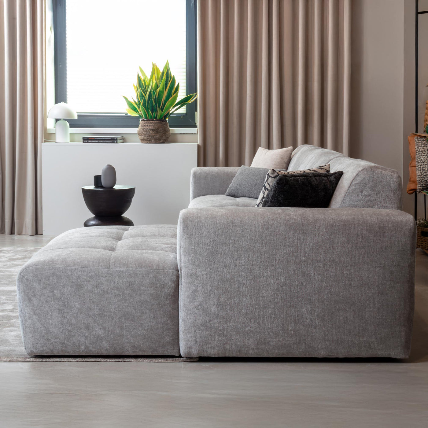CYNDA Canapé d'angle en tissu capitonné gris - Angle droit - Canapés d'angle - Mobilier Deco