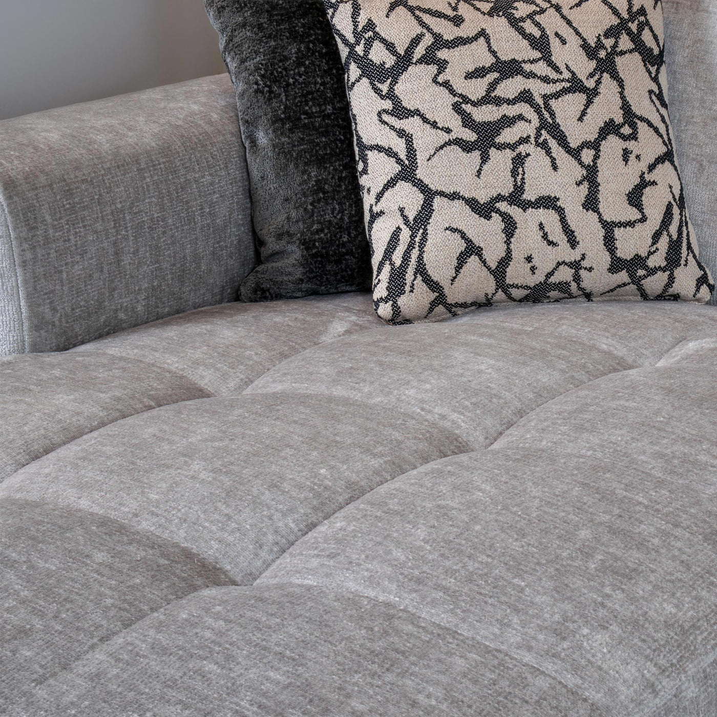 CYNDA Canapé d'angle en tissu capitonné gris - Angle gauche - Canapés d'angle - Mobilier Deco