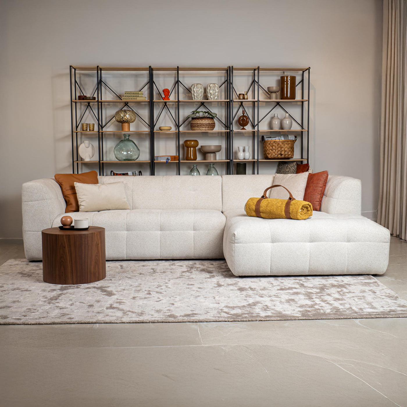 DEYNA Canapé d’angle en tissu capitonné beige - Angle droit - Canapés d'angle - Mobilier Deco