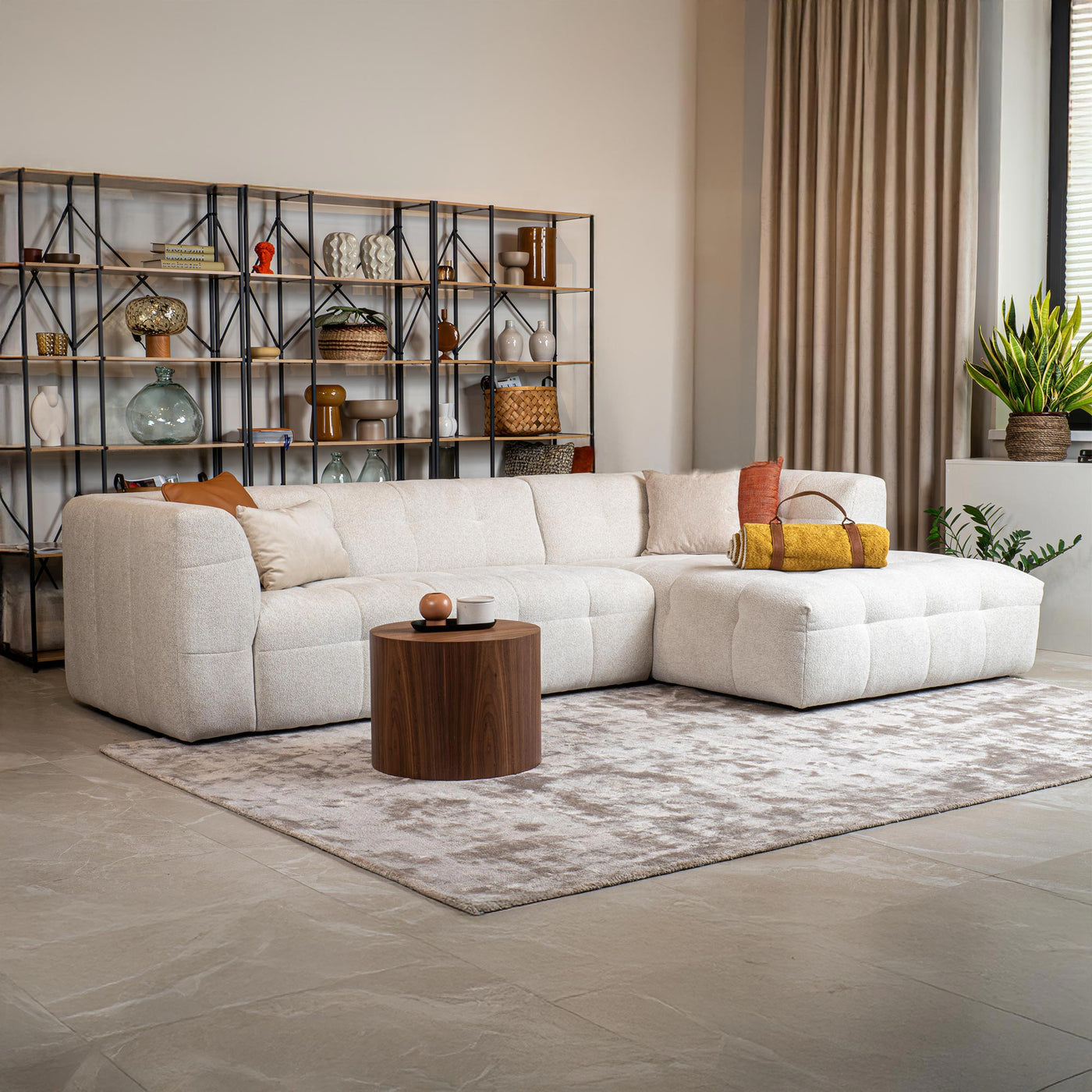 DEYNA Canapé d’angle en tissu capitonné beige - Angle droit - Canapés d'angle - Mobilier Deco