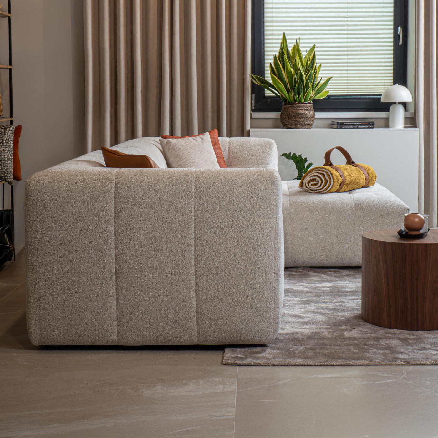 DEYNA Canapé d’angle en tissu capitonné beige - Angle droit - Canapés d'angle - Mobilier Deco