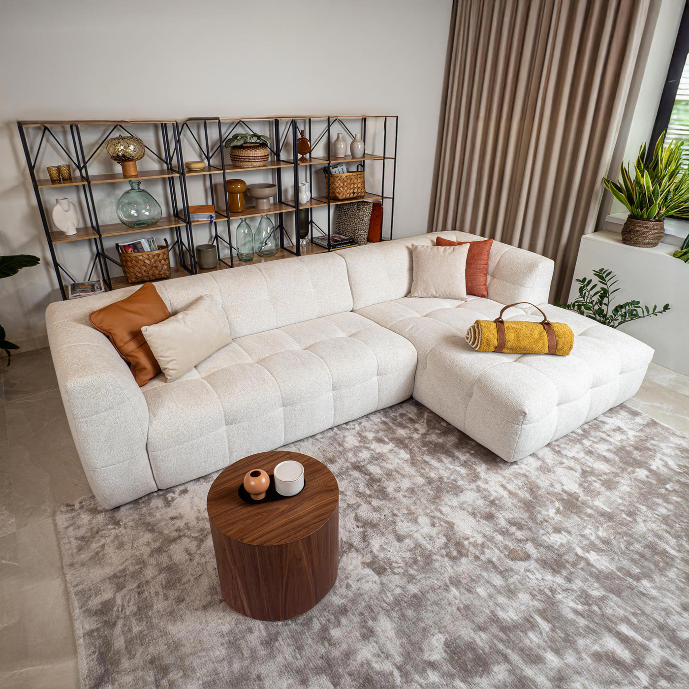 DEYNA Canapé d’angle en tissu capitonné beige - Angle droit - Canapés d'angle - Mobilier Deco