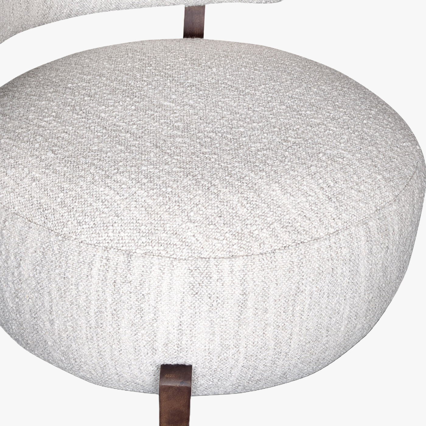ESTER Fauteuil en tissu blanc écru pieds en bois foncé