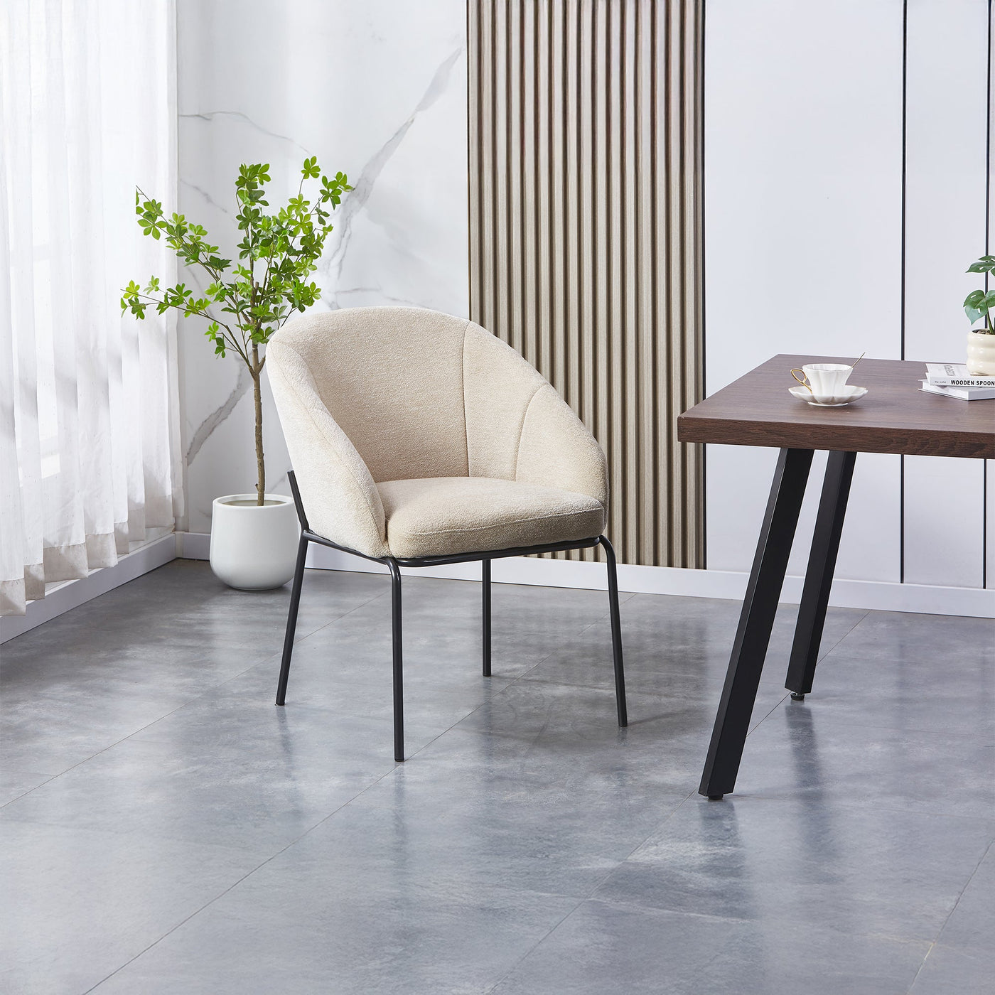 ESMA Chaise en tissu beige pieds en métal noir - Chaise de repas - Mobilier Deco
