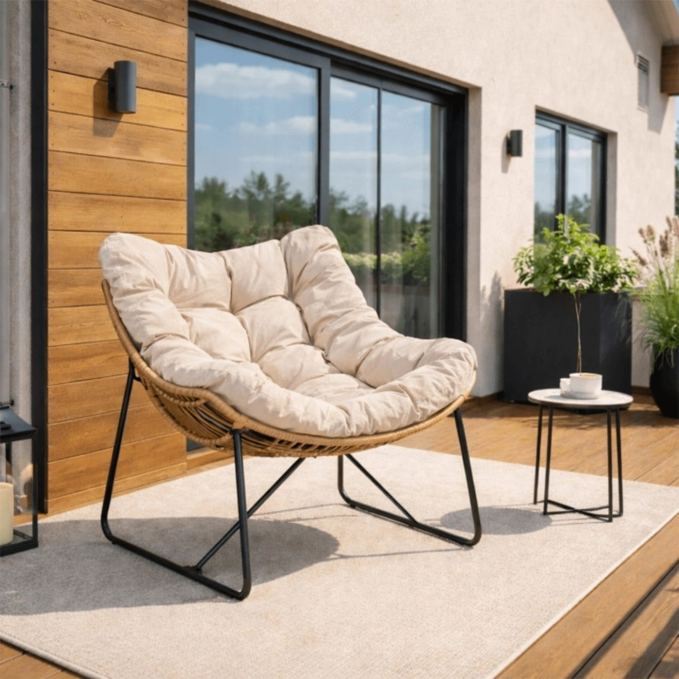 FINN Fauteuil de jardin beige pieds en métal noir - Mobilier de jardin - Mobilier Deco