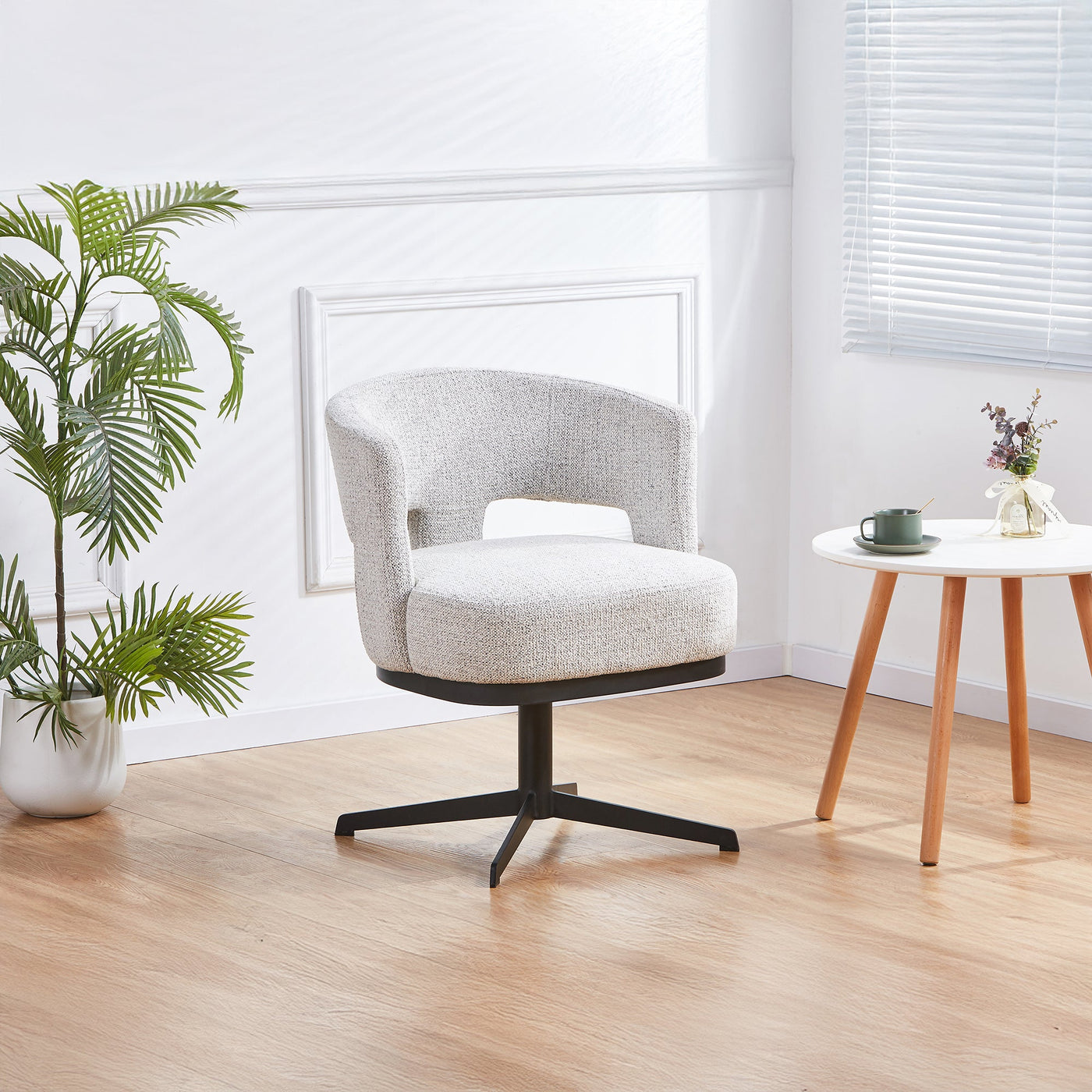 HAVA Chaise pivotante en tissu gris clair pieds en métal noir - Chaise de repas - Mobilier Deco
