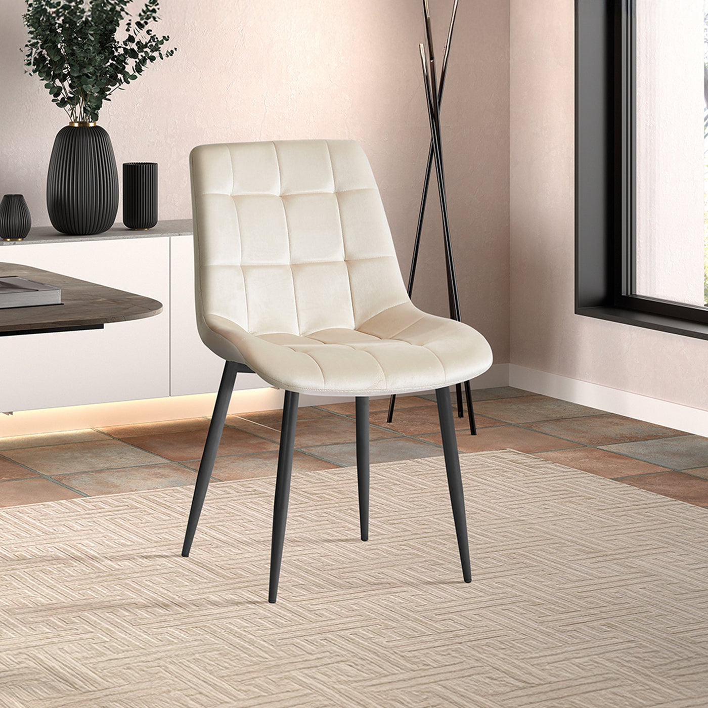 JEYA Lot de 2 chaises en velours beige pieds en métal noir - Chaise de repas - Mobilier Deco