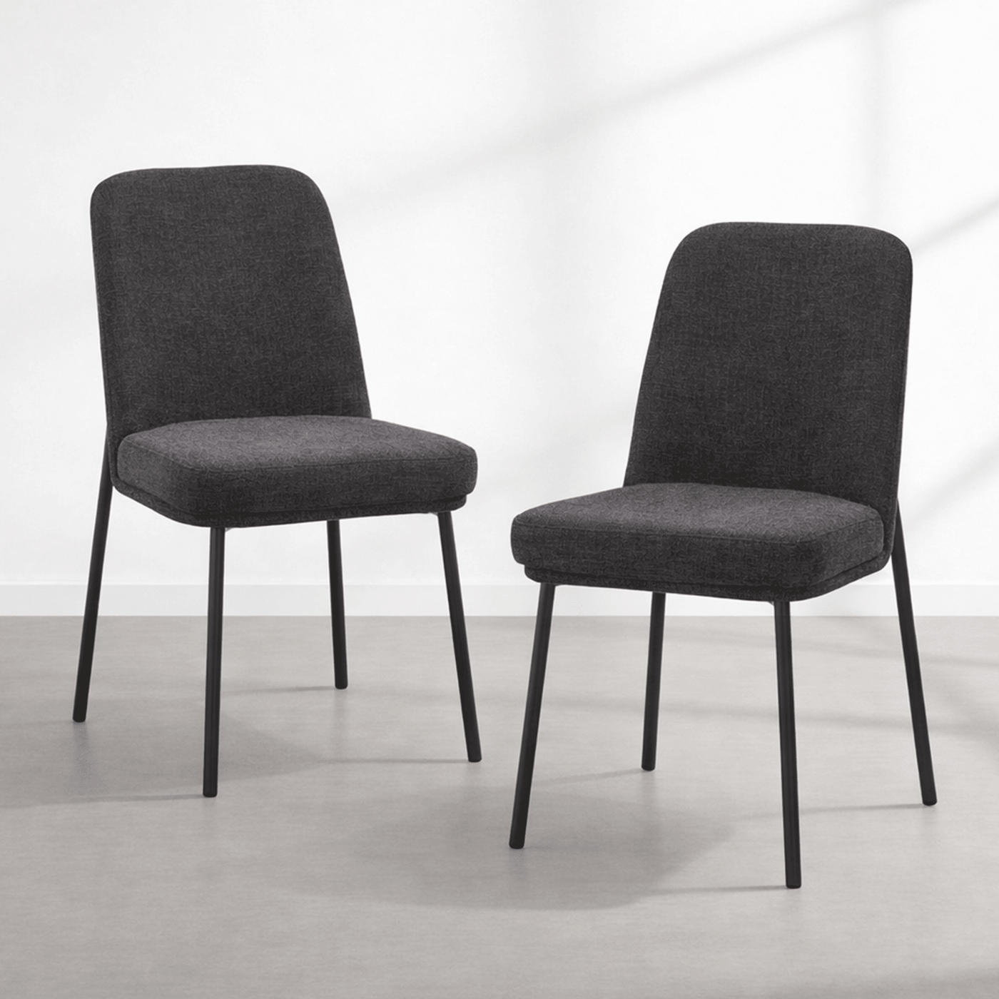KAYNA Lot de 2 chaises en tissu gris foncé pieds en métal noir - Chaise de repas - Mobilier Deco