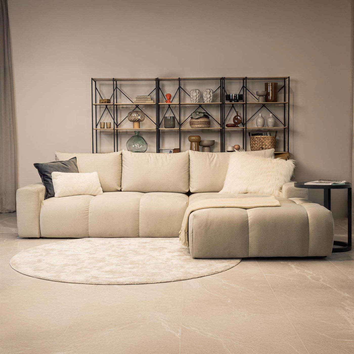 LYGIE Canapé d'angle convertible avec coffre en velours beige - Angle droit - Canapé d'angle convertible - Mobilier Deco