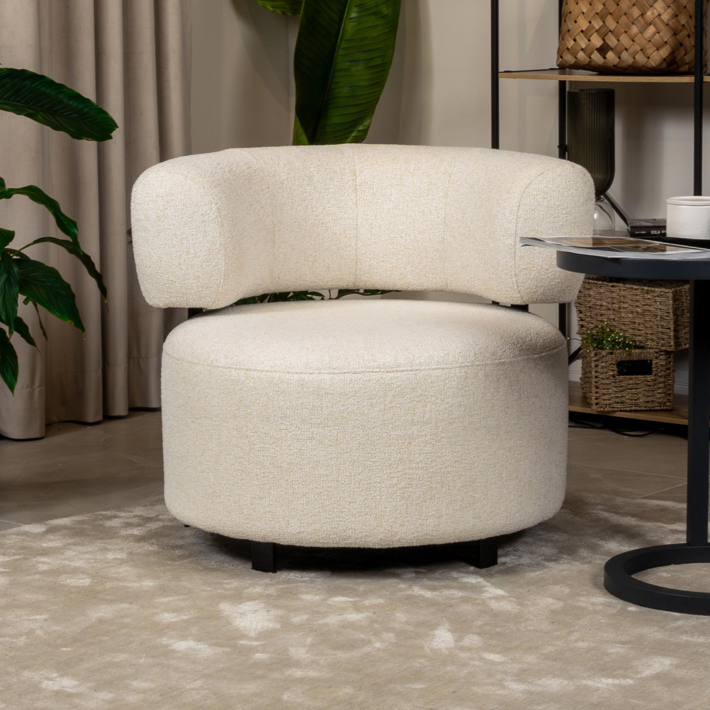 NAYA Fauteuil design en tissu beige et métal noir - Fauteuils - Mobilier Deco