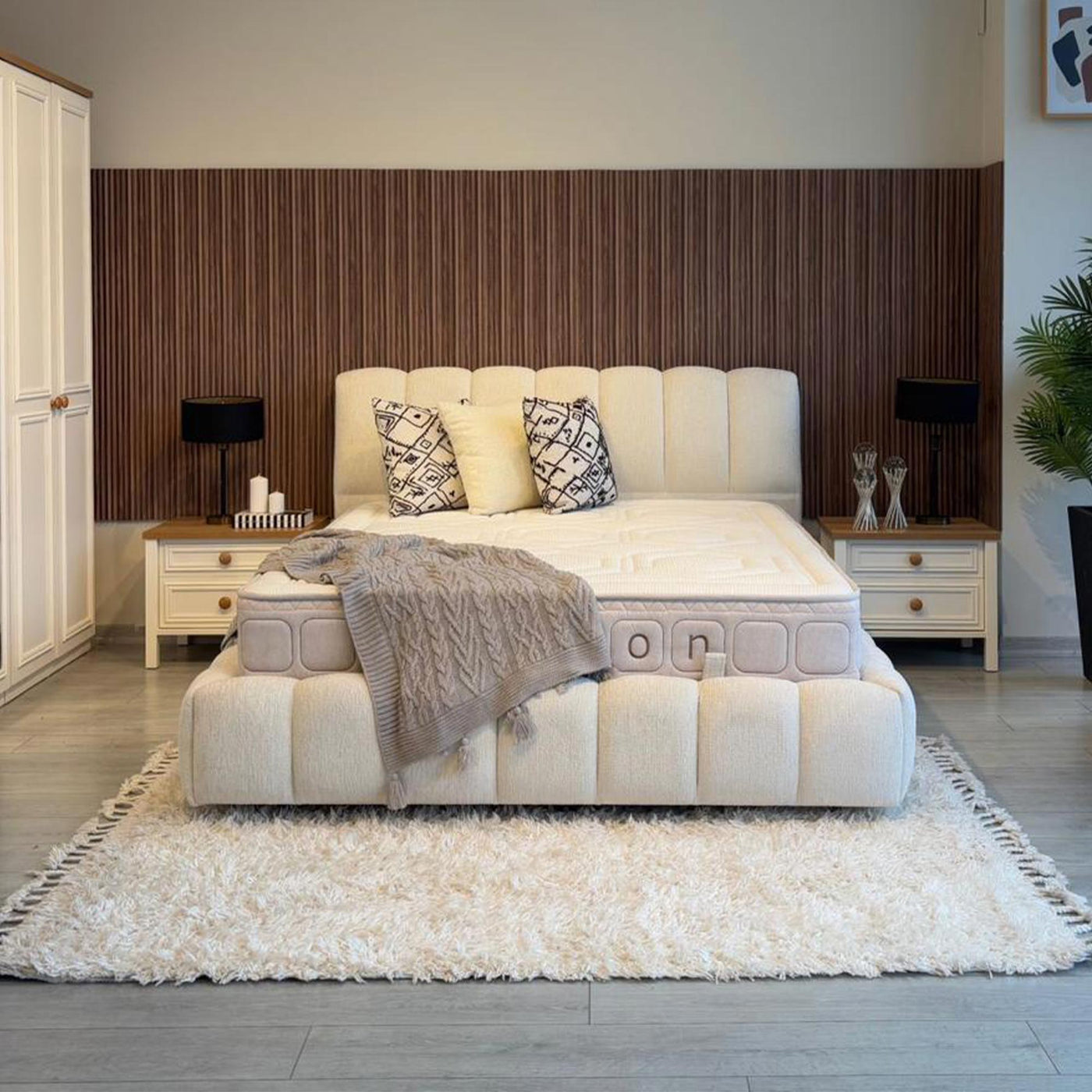 SAPHIRA Lit double en tissu beige avec coffre 140x190 cm - Lits - Mobilier Deco