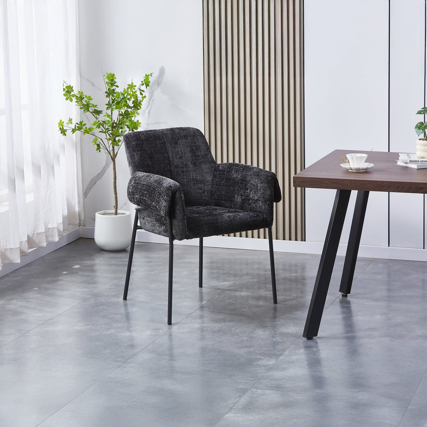 SARA Chaise en tissu noir pieds en métal noir - Chaise de repas - Mobilier Deco