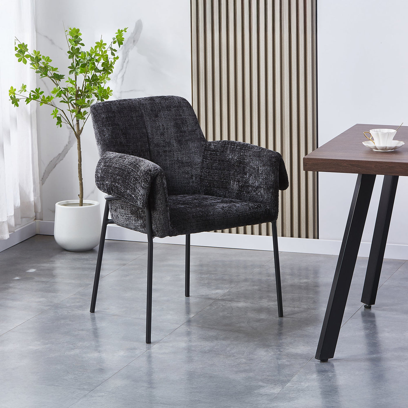 SARA Chaise en tissu noir pieds en métal noir - Chaise de repas - Mobilier Deco