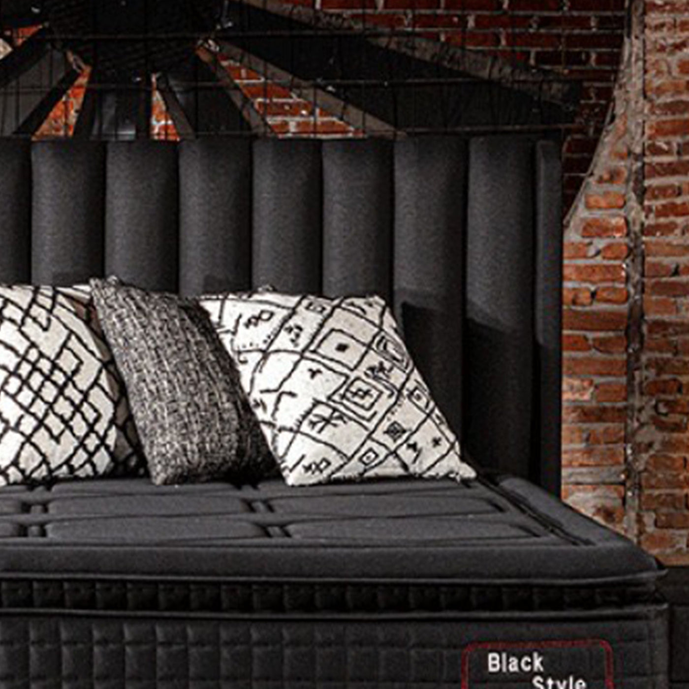 SAYA Lit coffre en tissu noir 180x200 cm - Lits - Mobilier Deco