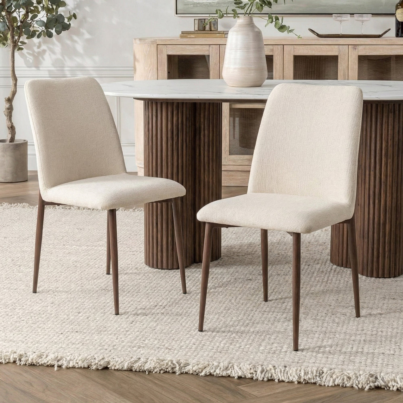 SELIA Lot de 2 chaises en tissu beige pieds couleur bois foncé - Chaise de repas - Mobilier Deco