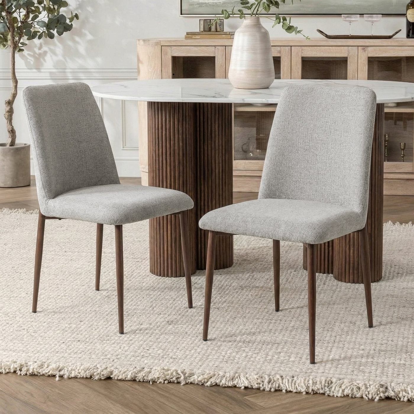 SELIA Lot de 2 chaises en tissu taupe clair pieds couleur bois foncé - Chaise de repas - Mobilier Deco