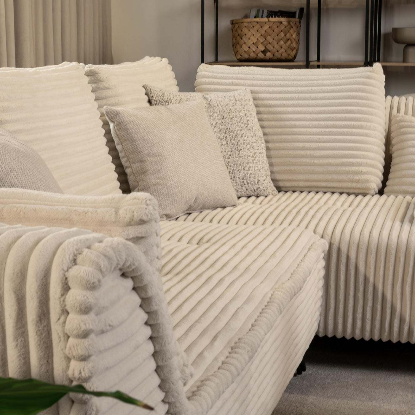 SEYNA Canapé d’angle convertible avec coffre en velours côtelé beige - Angle droit - Canapé d'angle convertible - Mobilier Deco