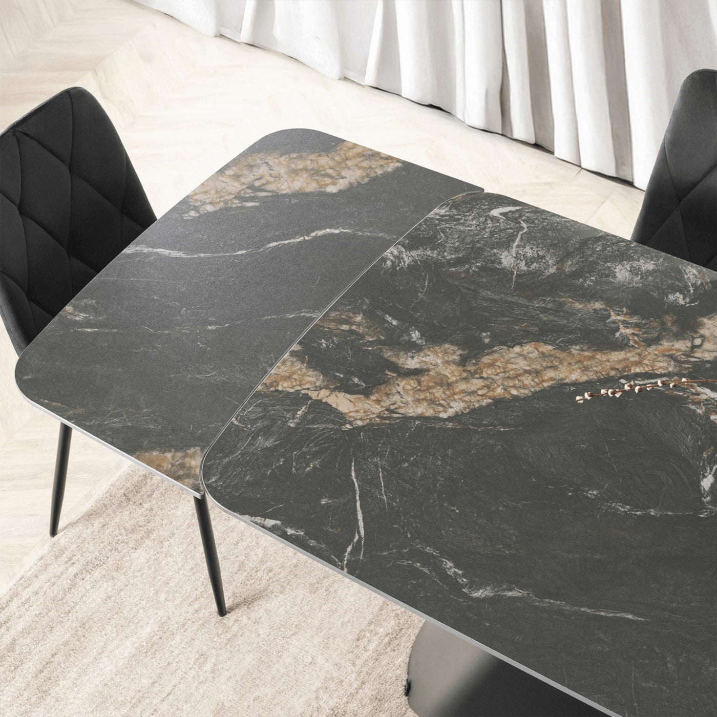 STACY Table à manger extensible en céramique couleur marbre noir pieds en métal 160-240 cm - Table à manger - Mobilier Deco