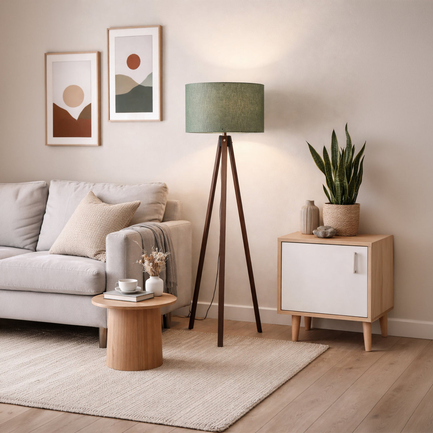 SYMO Lampe sur pieds avec abat jour en PVC vert pieds couleur bois foncé - Luminaires - Mobilier Deco