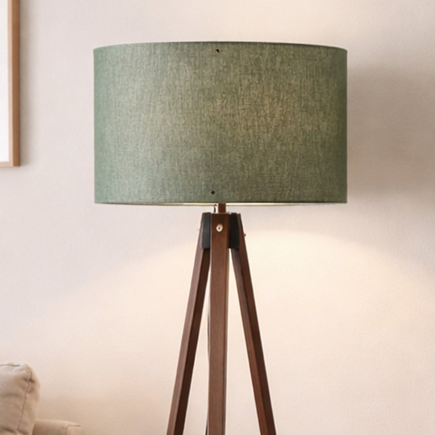 SYMO Lampe sur pieds avec abat jour en PVC vert pieds couleur bois foncé - Luminaires - Mobilier Deco