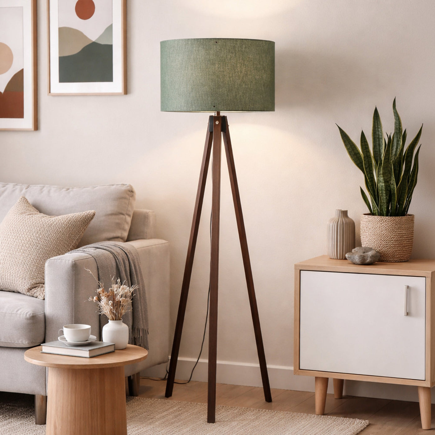 SYMO Lampe sur pieds avec abat jour en PVC vert pieds couleur bois foncé - Luminaires - Mobilier Deco