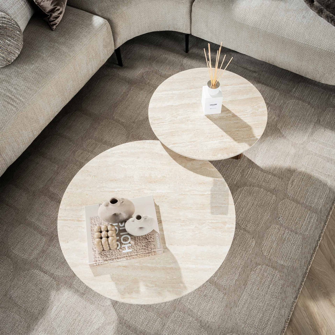 TIANA ROND Lot de 2 tables basses rondes en céramique beige pieds couleur chêne - Table basse - Mobilier Deco
