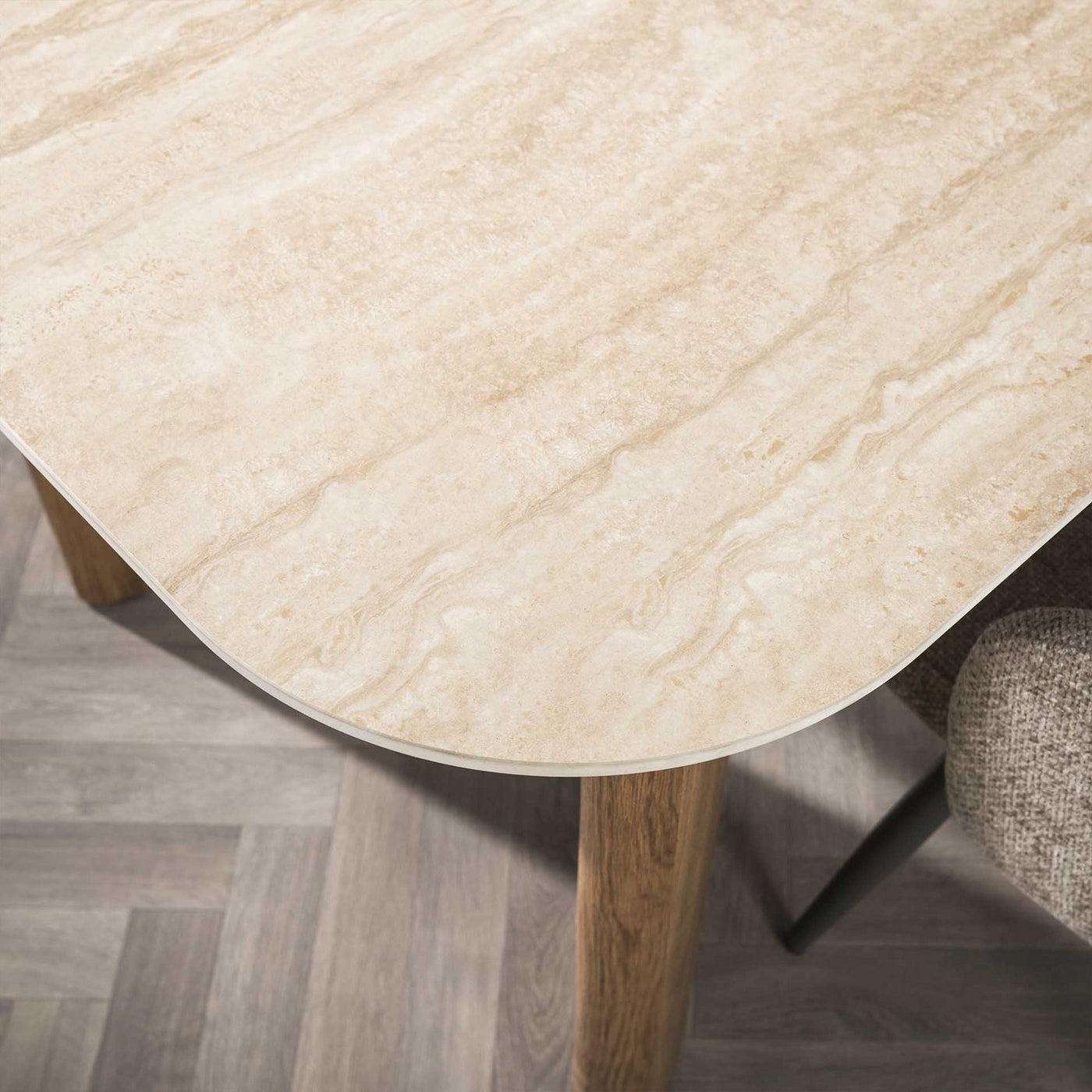 TIANA XL Table à manger rectangulaire en céramique beige pieds couleur chêne 180 cm - Table à manger - Mobilier Deco