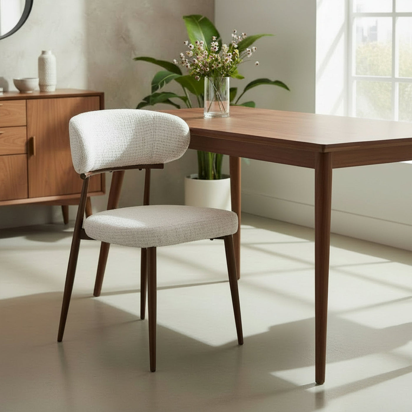 ZOELIA Lot de 2 chaises en tissu beige pieds couleur bois foncé - Chaise de repas - Mobilier Deco