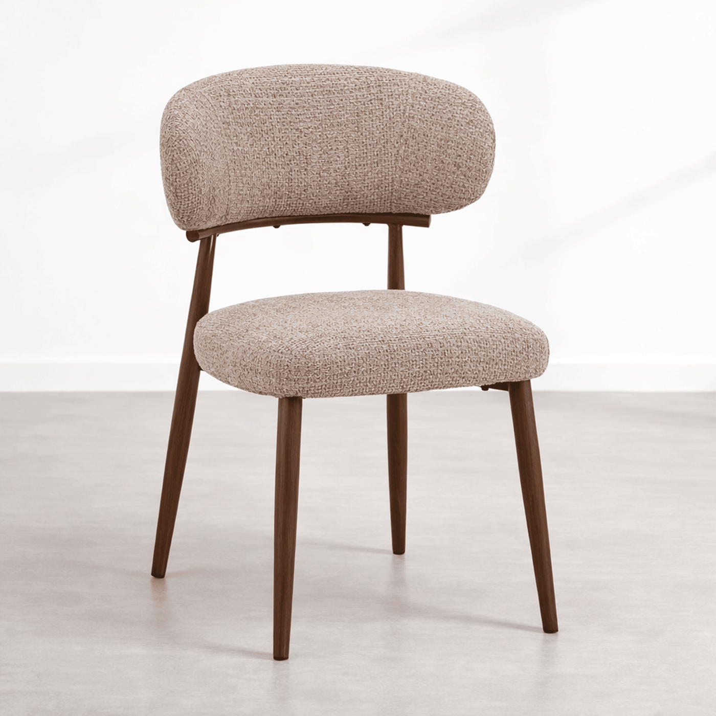 ZOELIA Lot de 2 chaises en tissu taupe pieds couleur bois foncé - Chaise de repas - Mobilier Deco