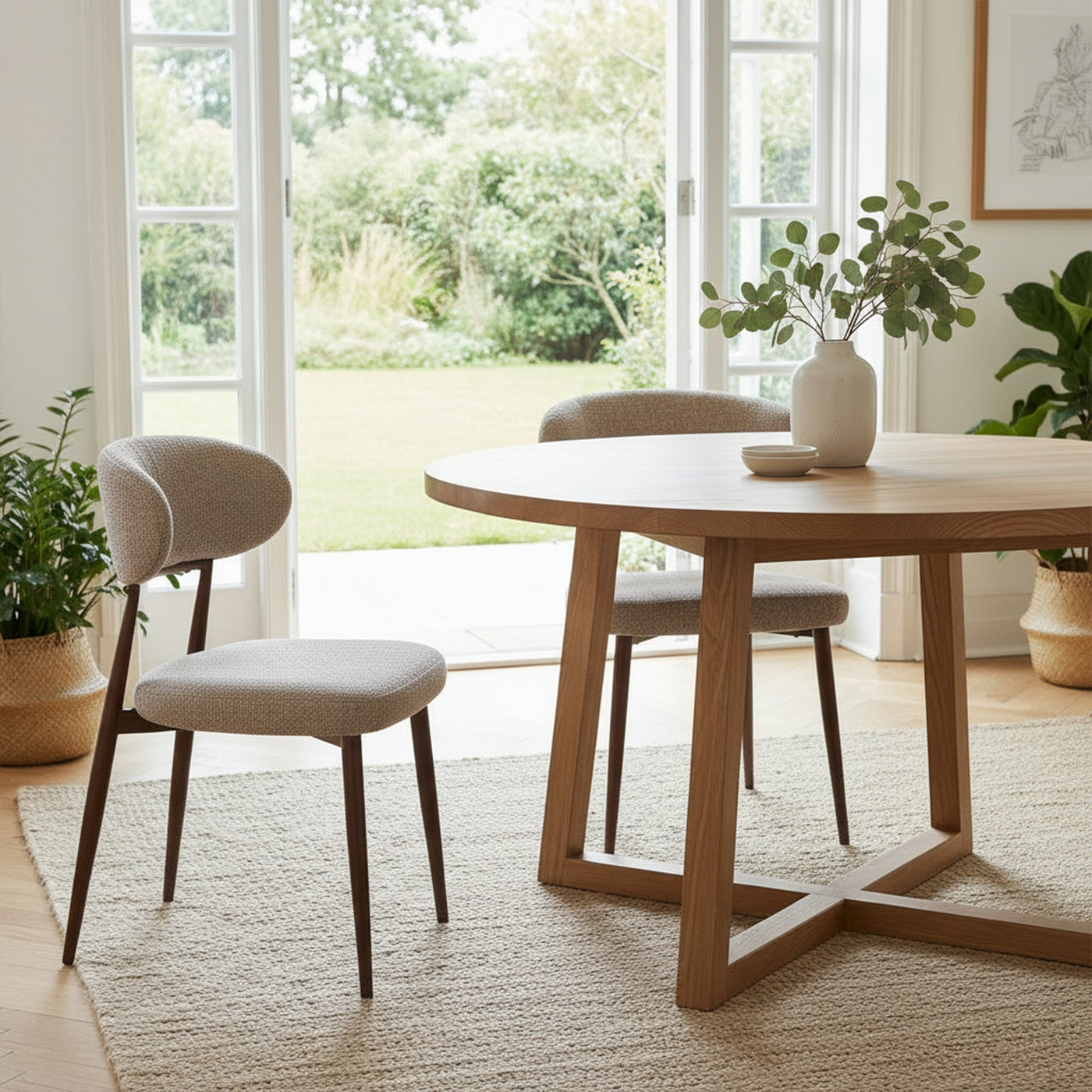 ZOELIA Lot de 2 chaises en tissu taupe pieds couleur bois foncé - Chaise de repas - Mobilier Deco